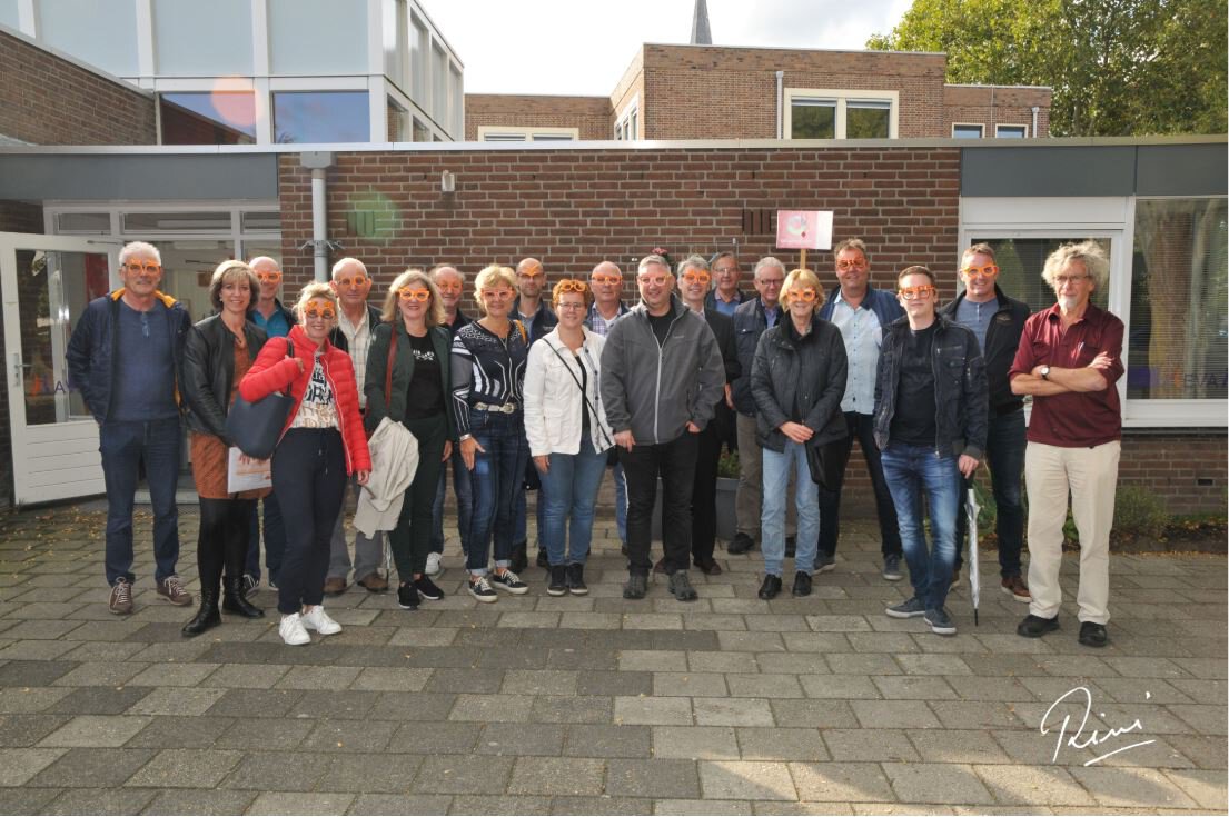 2019-09-30 Oranjebuurt Ontvangt Gemeente Venray Et Oranje Bril (28)
